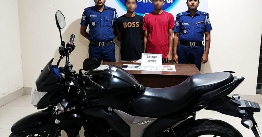 কচাকাটায় ১৭০ পিস ইয়াবাসহ দুই মাদক কারবারি গ্রেপ্তার