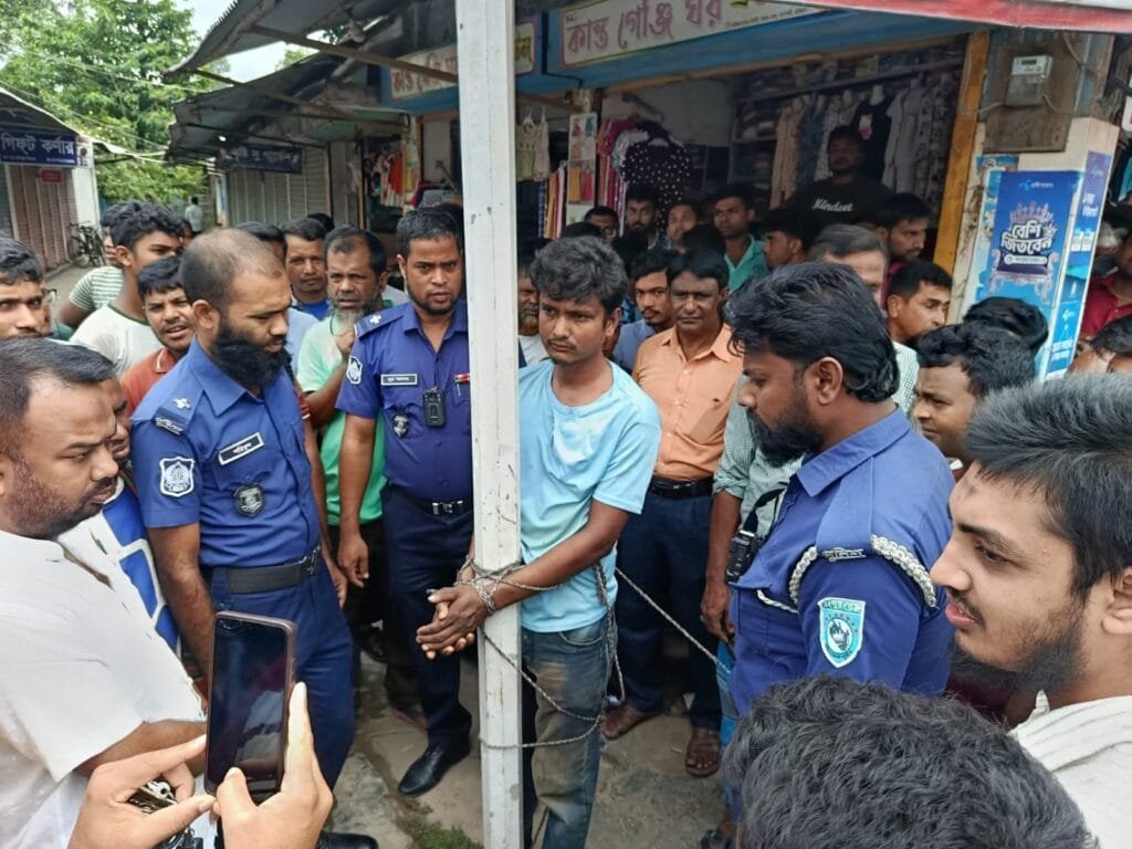 নাগেশ্বরীতে স্কুলছাত্রীকে শ্লীলতাহানি: যুবকের এক মাসের কারাদণ্ড‎