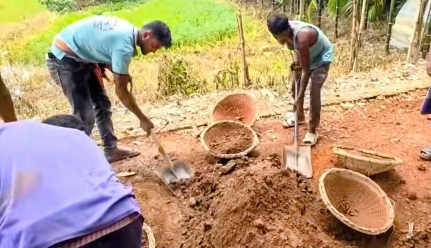 ঠাকুরগাঁওয়ে এলজিইডির সড়ক নির্মাণে জালিয়াতি ও অনিয়মের অভিযোগ