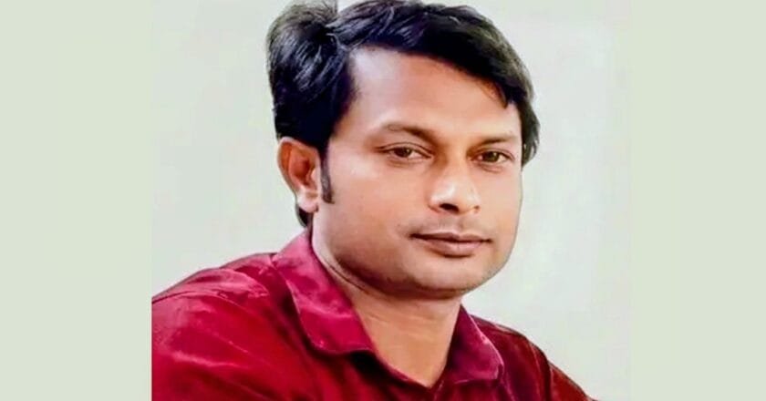 পঞ্চম শ্রেণির ছাত্রীকে বাথরুমে পেয়ে শিক্ষকের ধর্ষণচেষ্টা অতঃপর…