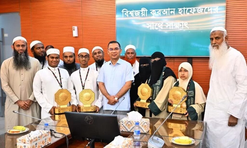 বিশ্বজয়ী কুরআন হাফেজদের সঙ্গে প্রধানমন্ত্রী তারেক রহমানের সাক্ষাৎ