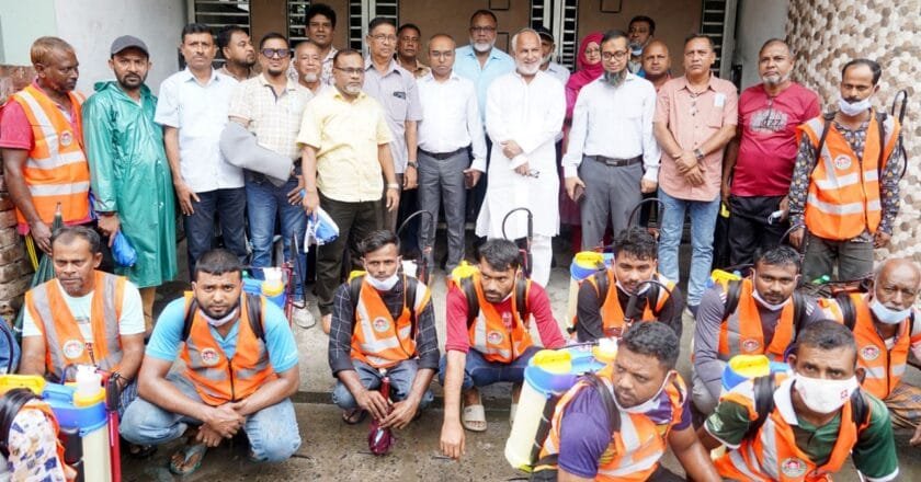 খুলনায় ডেঙ্গু নিয়ন্ত্রণে ৩১টি ওয়ার্ডে মশার লার্ভা নিধন অভিযান শুরু
