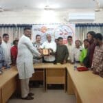 সত্য প্রকাশে বিশেষ অবদানে সম্মাননা পেলেন সাংবাদিক আমিনুল ইসলাম