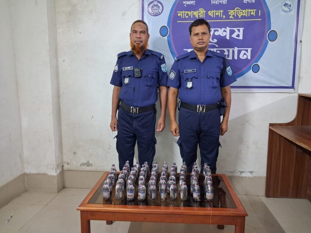 নাগেশ্বরী সীমান্তে পরিত্যক্ত অবস্থায় ৬০ বোতল মাদক উদ্ধার