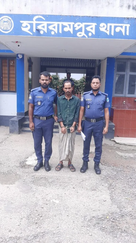 মানিকগঞ্জে শিশুকে শ্লীলতাহানির অভিযোগে রাজু গ্রেপ্তার