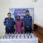 নাগেশ্বরীতে ৪০ বোতল ইস্কাফসহ মাদক কারবারি গ্রেফতার
