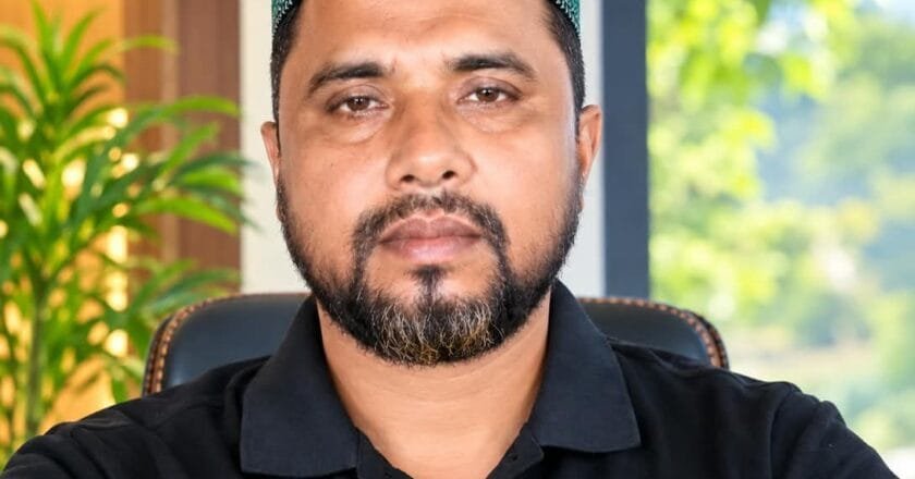 অসহায় মানুষের শেষ ভরসা মেম্বার নুরুল হক, নির্বাচনে তার অনীহা, পুনরায় চায় এলাকাবাসী