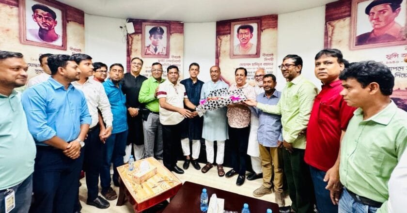 তরুণ সাংবাদিকদের সাহসের সঙ্গে সত্য প্রকাশের আহ্বান আইনমন্ত্রীর