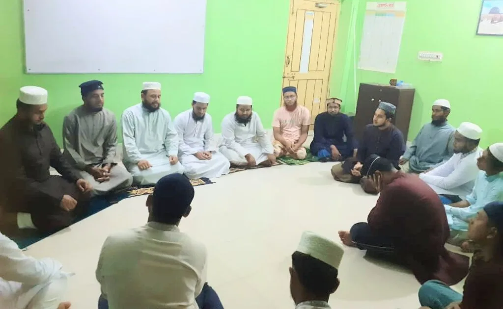 কুষ্টিয়ায় তালাবার সাবেক কেন্দ্রীয় সভাপতি কাওসারুজ্জামানের বাবার রুহের মাগফিরাতে দোয়া