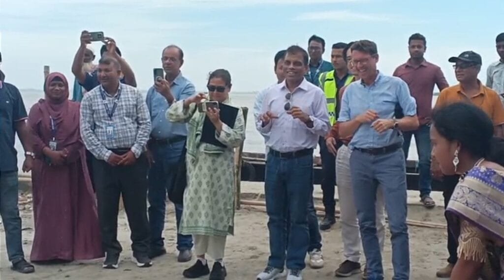 কুড়িগ্রামে সিডস প্রকল্প পরিদর্শন করলেন নরওয়ের রাষ্ট্রদূত গুলব্রান্ডসেন