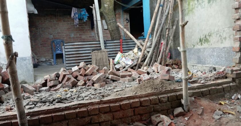 বদলগাছীতে গৃহবধূকে মারধর ও শ্লীলতাহানির অভিযোগ: টাকা-গয়না ছিনতাই