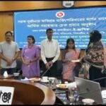 মানিকগঞ্জে সড়ক দুর্ঘটনায় নিহতের পরিবার ও আহতদের মাঝে ৬৪ লাখ টাকার চেক বিতরণ