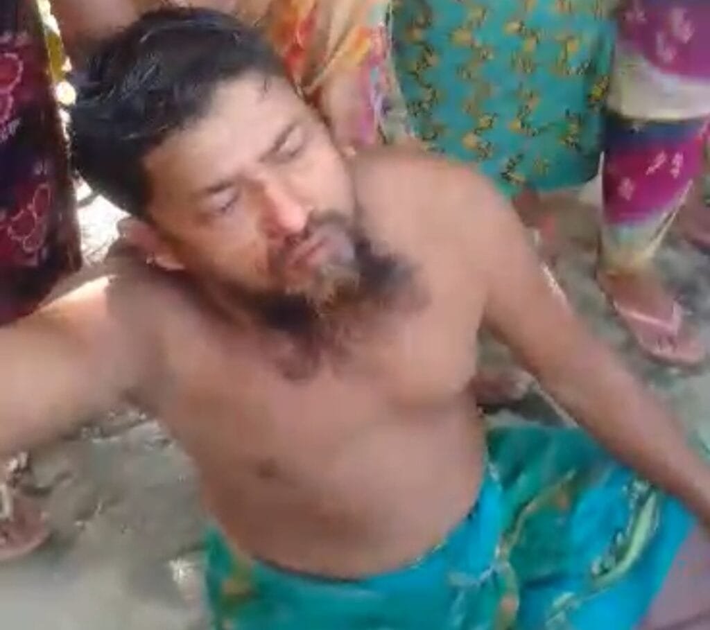 ঘিওরে কালীগঙ্গা নদী থেকে মাটি কাটায় বাধা, সংঘর্ষে আহত ৭