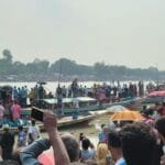 মানিকগঞ্জের কালীগঙ্গা নদীতে জমে উঠেছে ঐতিহ্যবাহী নৌকাবাইচ