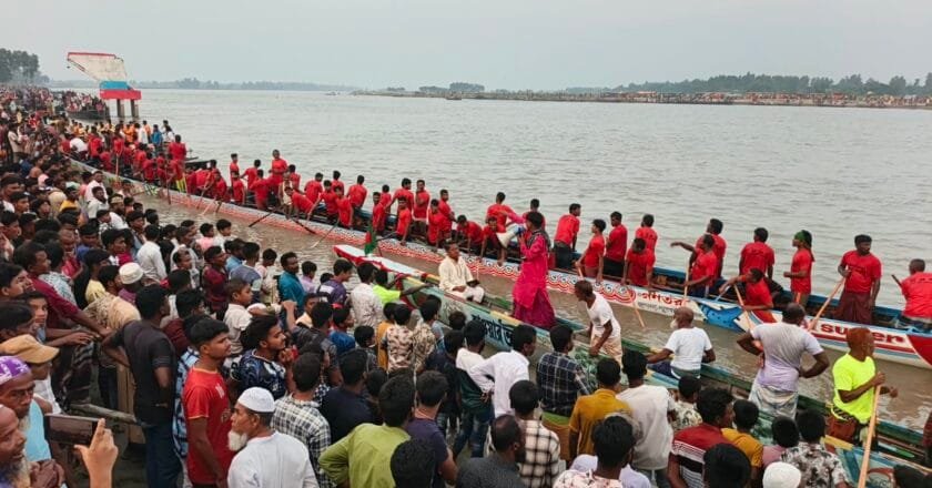 নাগেশ্বরীতে শহীদ জিয়াউর রহমান নৌকা বাইচ প্রতিযোগিতার উদ্বোধন