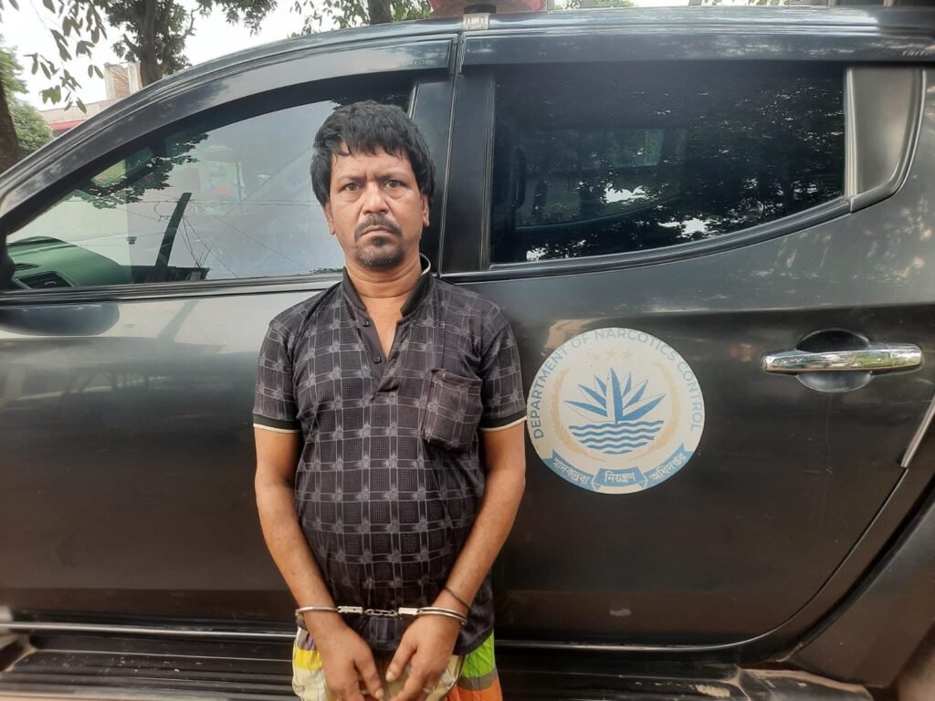 সিংগাইরে ২৫ পিস ইয়াবাসহ মাদক কারবারি গ্রেফতার, মামলা দায়ের