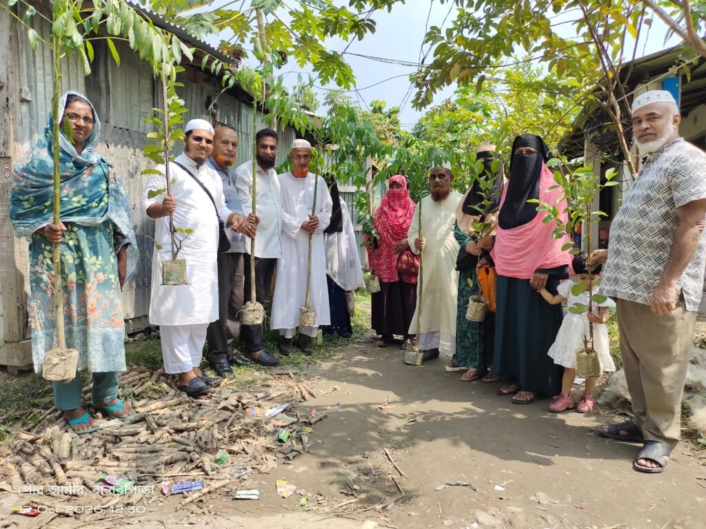 জলবায়ু সহনশীল সমাজ গঠনে বানারীপাড়ায় লোকমোর্চার সভা ও বৃক্ষরোপণ