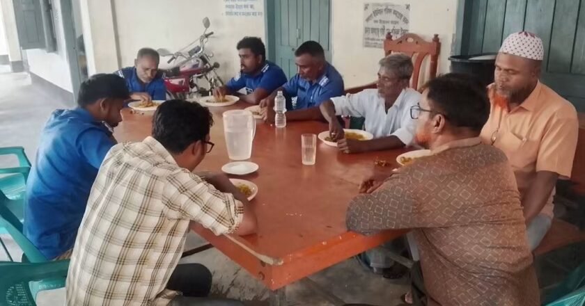 সলঙ্গায় প্যানেল চেয়ারম্যান রফিকুল ইসলামের উদ্যোগে বনভোজন অনুষ্ঠিত