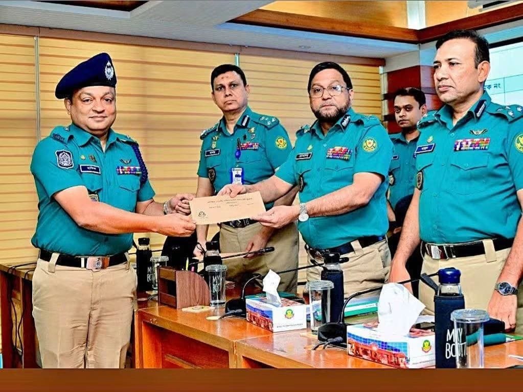 শ্রেষ্ঠ ওসি পুরস্কার পেয়ে হ্যাটট্রিক হাফিজুরের, ইবি অ্যালামনাইয়ের অভিনন্দন
