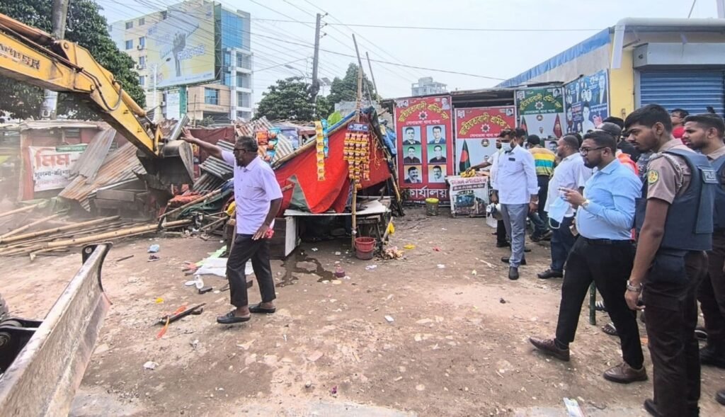 খুলনায় অবৈধ স্থাপনা উচ্ছেদ, ৯ মামলায় জরিমানা ৪৪ হাজার ৫০০ টাকা