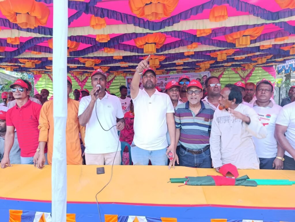 সলঙ্গায় যুবদলের প্রতিষ্ঠাবার্ষিকী উপলক্ষে শোভাযাত্রায় হাজারো মানুষের ঢল