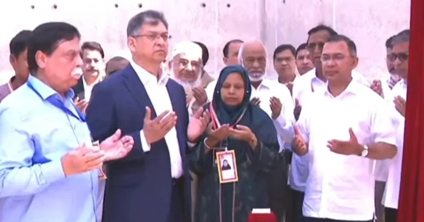 ওসমানী উদ্যানে ‘জুলাই স্মৃতিস্তম্ভ’ উদ্বোধন করলেন প্রধানমন্ত্রী