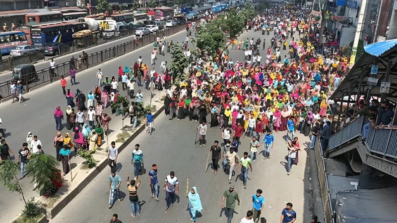 উত্তরায় পোশাক শ্রমিকদের সড়ক অবরোধ প্রত্যাহার, যান চলাচল স্বাভাবিক